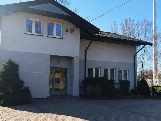 Dom inwestycyjny 245 m2 z funkcjami mieszkalno biurowymi