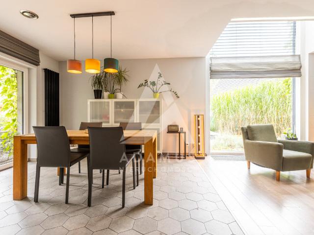 Dom, Iwiny, Wiosenna, 276.00 m², sprzedam dom