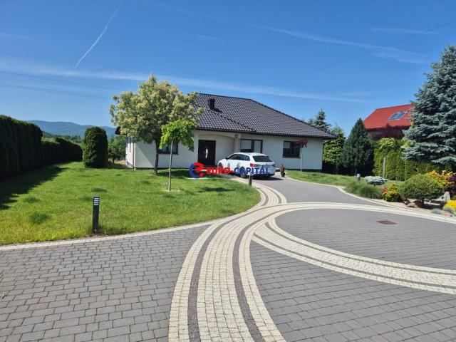 Dom na sprzedaż 4 pokoje Wadowice, 211 m2, działka 8753 m2