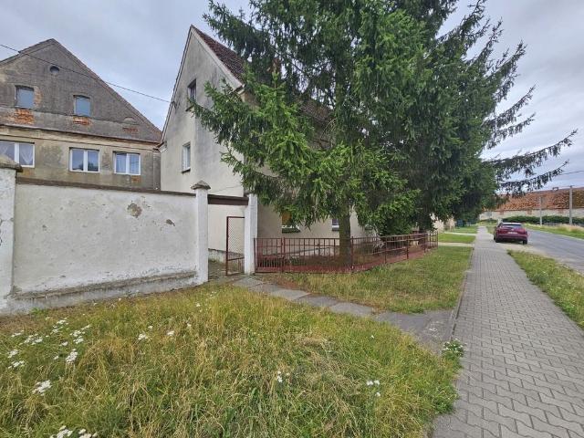 Dom na sprzedaż 4 pokoje wrocławski, 150 m2, działka 1300 m2