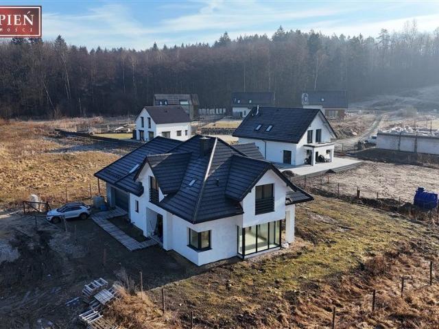 Dom na sprzedaż 6 pokoi Jelenia Góra, 260 m2, działka 1110 m2