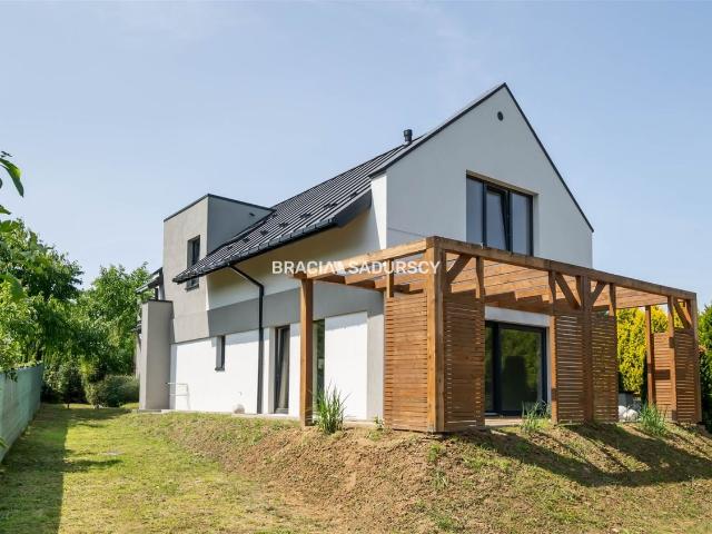 Dom na sprzedaż 4 pokoje myślenicki, 172,41 m2, działka 713 m2