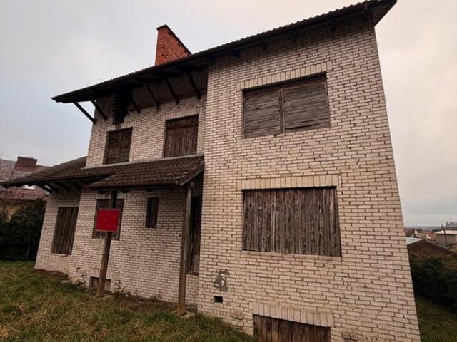 Dom na sprzedaż