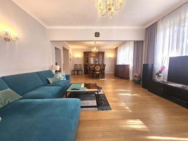 Dom na sprzedaż 5 pokoi Łódź Bałuty, 250 m2, działka 1706 m2