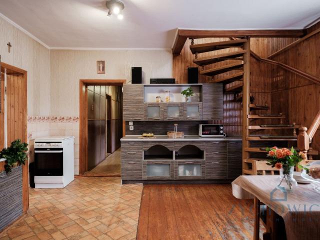 Dom na sprzedaż 5 pokoi oleśnicki, 150 m2, działka 1348 m2