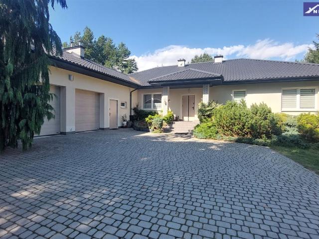 Dom na sprzedaż 5 pokoi Ostrowiec Świętokrzyski, 300 m2, działka 5982 m2