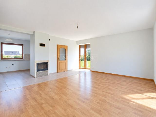 Dom na sprzedaż 5 pokoi Grodków, 249 m2, działka 2000 m2