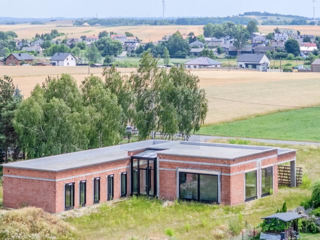 Dom na sprzedaż 5 pokoi kłobucki, 300,36 m2, działka 6600 m2