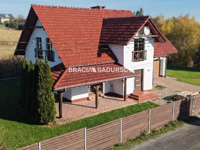 Dom na sprzedaż 5 pokoi krakowski, 237 m2, działka 900 m2