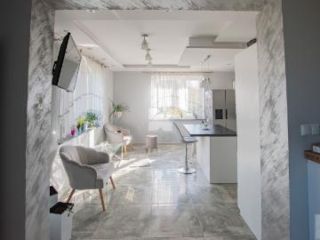 Dom na sprzedaż 5 pokoi lubaczowski, 180 m2, działka 2615 m2