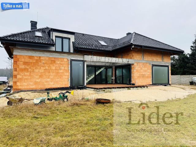 Dom na sprzedaż 5 pokoi lęborski, 290 m2, działka 20405 m2