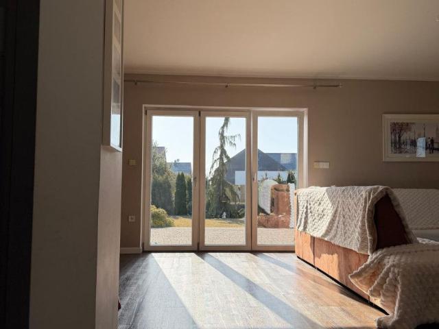 Dom na sprzedaż 5 pokoi legnicki, 140 m2, działka 1202 m2