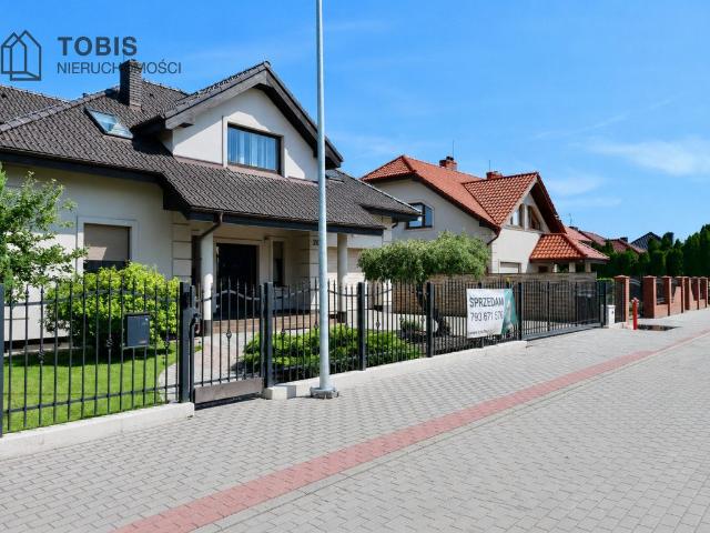 Dom na sprzedaż 5 pokoi poznański, 264 m2, działka 576 m2