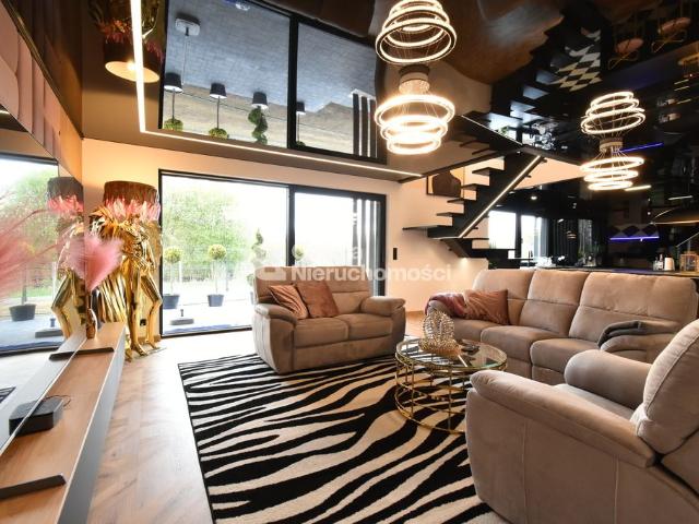 Dom na sprzedaż 5 pokoi rzeszowski, 272 m2, działka 960 m2