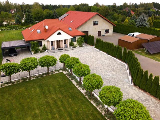 Dom na sprzedaż 5 pokoi tomaszowski, 712 m2, działka 2002 m2