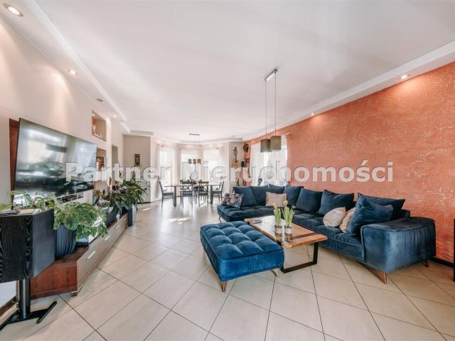 Dom na sprzedaż 5 pokoi toruński, 204,90 m2, działka 1180 m2