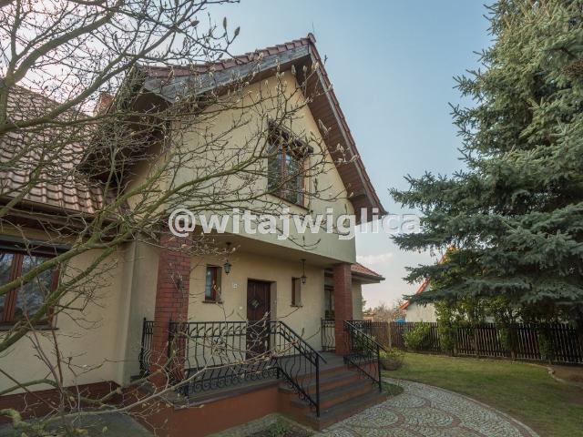 Dom na sprzedaż 5 pokoi trzebnicki, 232 m2, działka 1407 m2