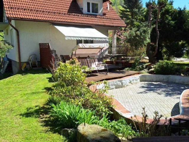 Dom na sprzedaż 5 pokoi wałbrzyski, 225 m2, działka 942 m2