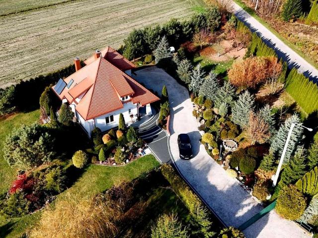 Dom na sprzedaż 5 pokoi świętokrzyskie, 230 m2, działka 30 m2