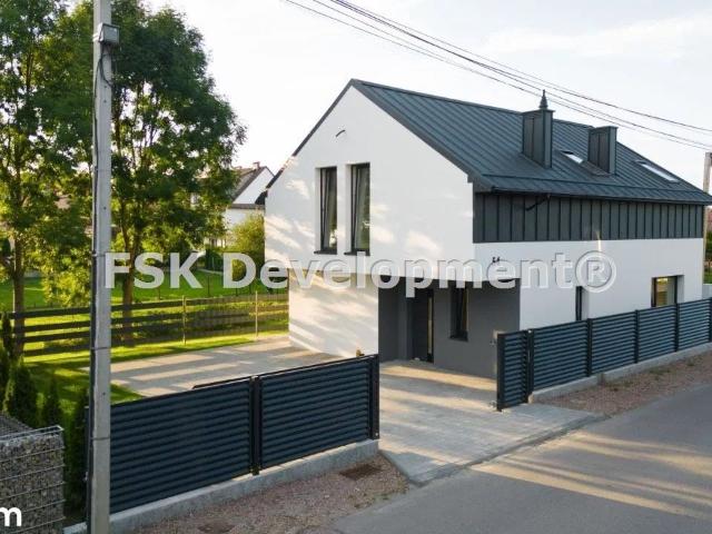 Dom na sprzedaż 5 pokoi wielicki, 125 m2, działka 300 m2