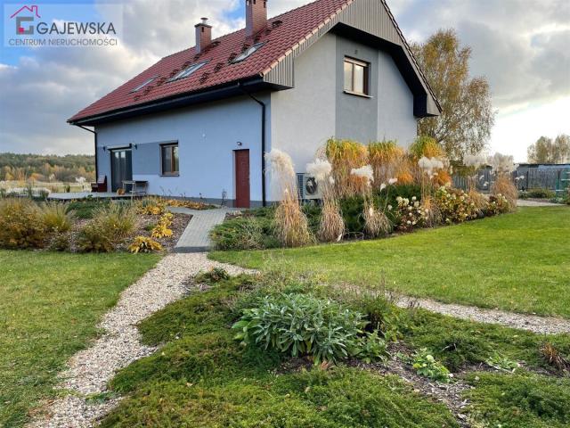 Dom na sprzedaż 5 pokoi złotowski, 177,55 m2, działka 2994 m2