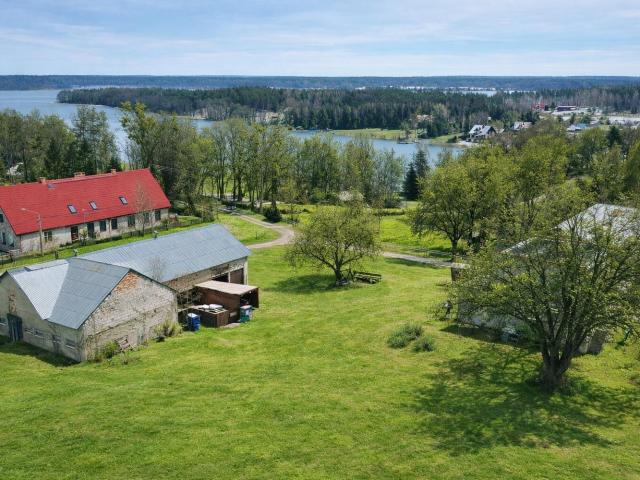 Dom na sprzedaż 6 pokoi mrągowski, 270 m2, działka 4004 m2