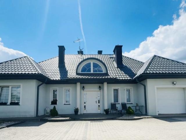 Dom na sprzedaż 6 pokoi Dynów, 153,10 m2, działka 1558 m2