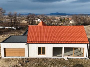 Dom na sprzedaż 6 pokoi Dzierżoniów, 277,50 m2, działka 1593 m2