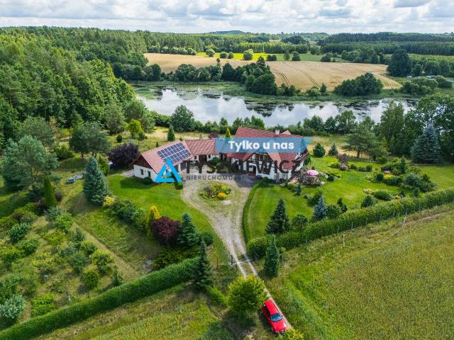 Dom na sprzedaż 6 pokoi kościerski, 293,30 m2, działka 73668 m2