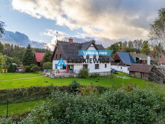 Dom na sprzedaż 6 pokoi kościerski, 350 m2, działka 1085 m2
