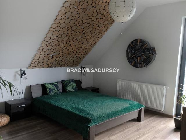 Dom na sprzedaż 6 pokoi krakowski, 169 m2, działka 3300 m2