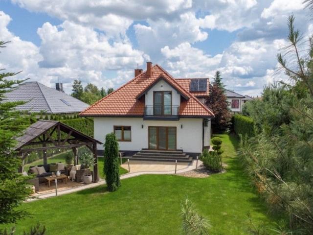 Dom na sprzedaż 6 pokoi pabianicki, 221 m2, działka 1000 m2