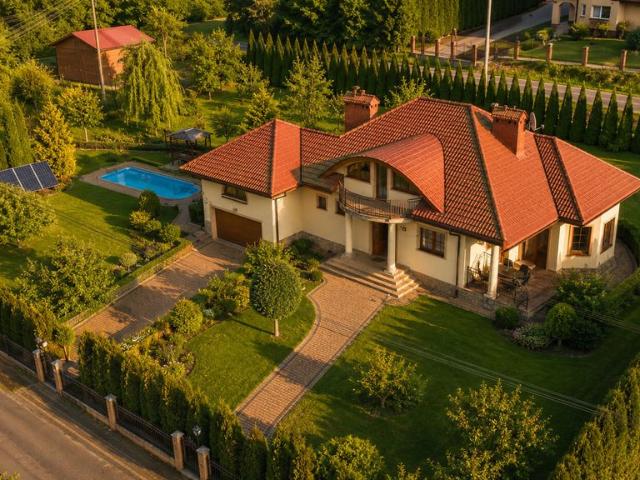 Dom na sprzedaż 6 pokoi przemyski, 240 m2, działka 2200 m2