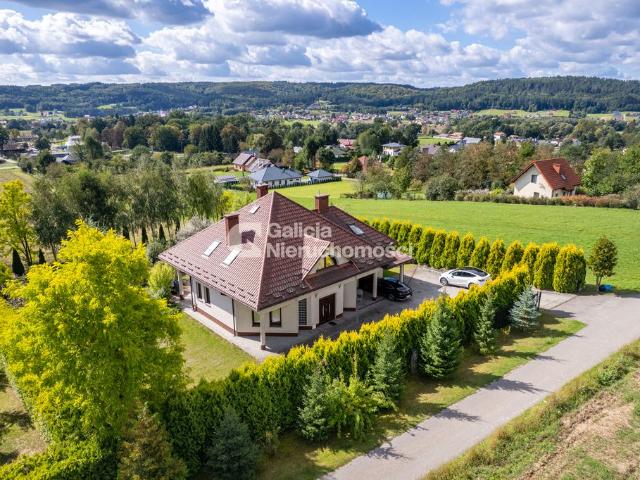 Dom na sprzedaż 6 pokoi strzyżowski, 225 m2, działka 3006 m2
