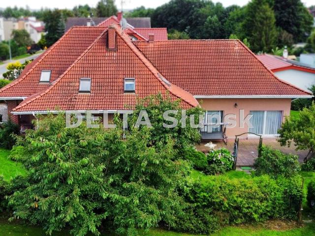Dom na sprzedaż 6 pokoi słupski, 285 m2, działka 1030 m2