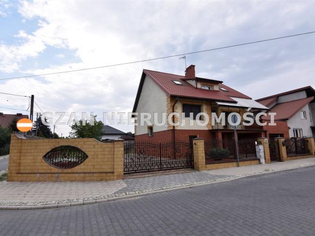 Dom na sprzedaż 6 pokoi Tomaszów Mazowiecki, 205 m2, działka 882 m2