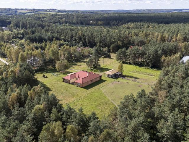 Dom na sprzedaż 6 pokoi wejherowski, 200 m2, działka 2999 m2