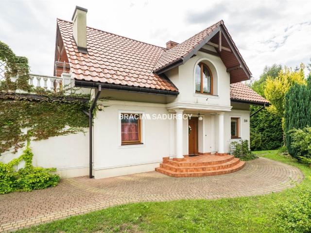 Dom na sprzedaż 6 pokoi wielicki, 220 m2, działka 1400 m2