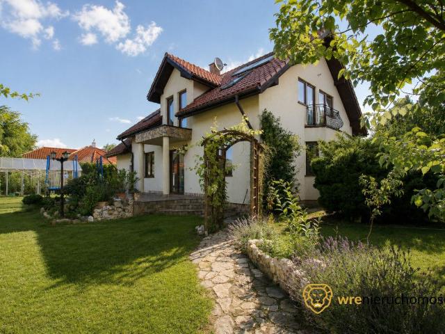 Dom na sprzedaż 6 pokoi wrocławski, 184 m2, działka 1117 m2