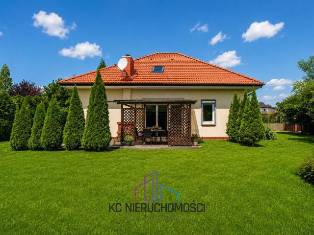 Dom na sprzedaż 6 pokoi wrocławski, 255 m2, działka 601 m2