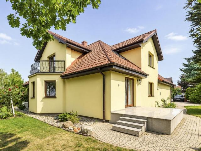 Dom na sprzedaż 6 pokoi wrocławski, 252,89 m2, działka 862 m2