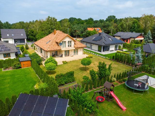 Dom na sprzedaż 6 pokoi Zgierz, 438,90 m2, działka 964 m2