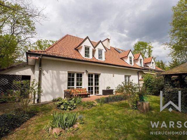 Dom na sprzedaż 7 pokoi Łomianki, 240 m2, działka 733 m2
