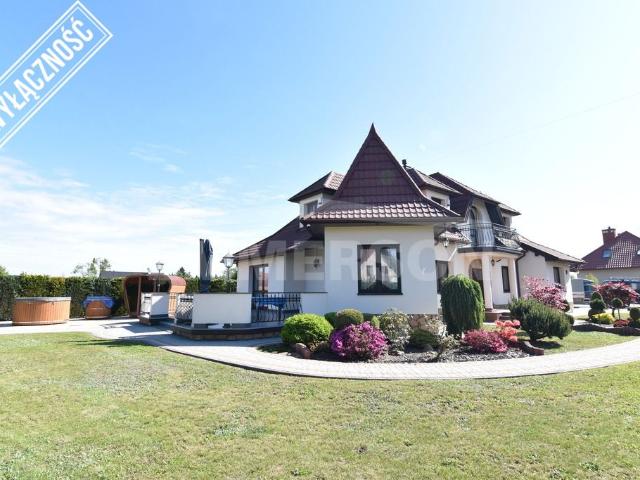 Dom na sprzedaż 7 pokoi Żabno, 270 m2, działka 14207 m2