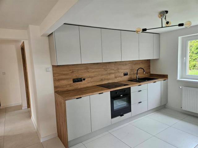 Dom na sprzedaż 7 pokoi Żarów, 182 m2, działka 182 m2