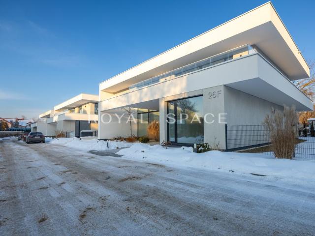 Dom na sprzedaż 7 pokoi Konstancin Jeziorna, 314,50 m2, działka 704 m2
