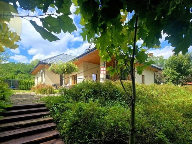 Dom na sprzedaż 7 pokoi przemyski, 227,43 m2, działka 3000 m2