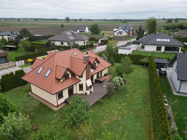 Dom na sprzedaż 7 pokoi warszawski zachodni, 189,66 m2, działka 1151 m2