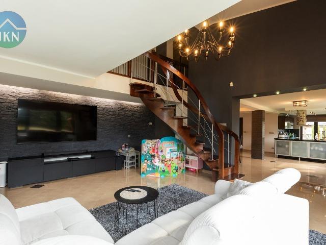 Dom na sprzedaż 7 pokoi żywiecki, 240 m2, działka 1976 m2
