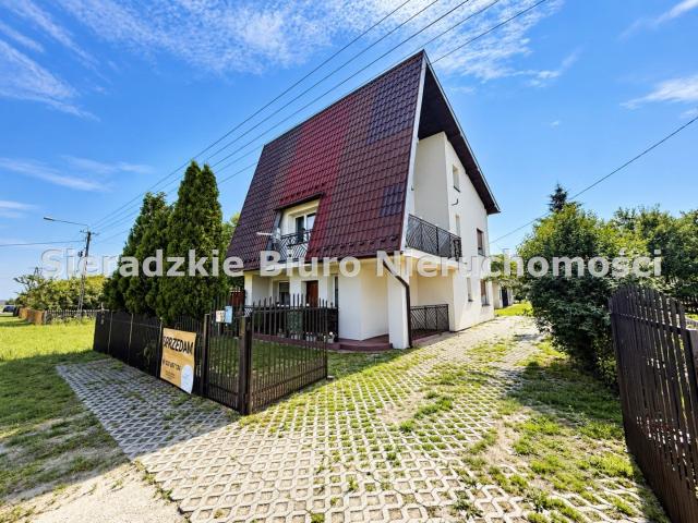 Dom na sprzedaż 7 pokoi Złoczew, 200 m2, działka 1328 m2